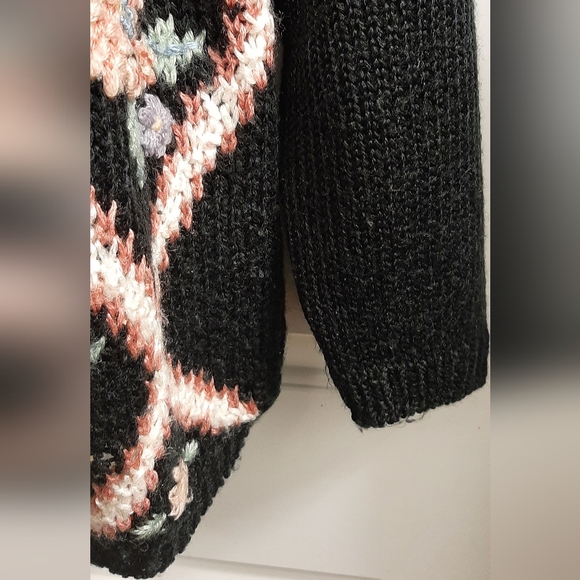 Vintage Huntington Ridge Open Hand Knit Sweater Size Large Black Floral Korea - Picture 4 of 6